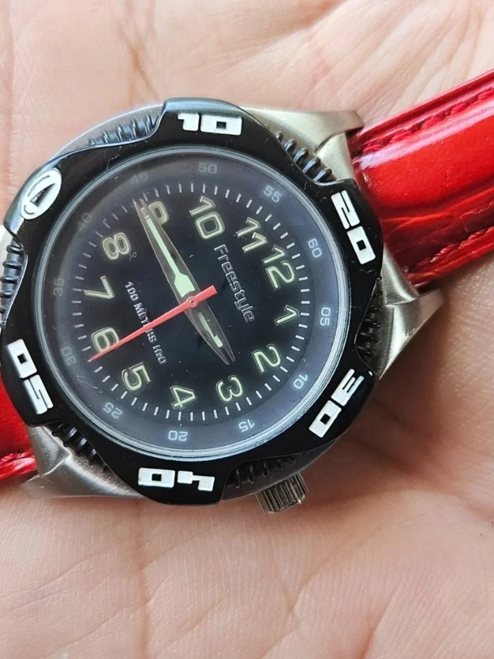 Freestyle Wristwatch Quartz Analog Red Leather Strap Unisex Wrist Watch
